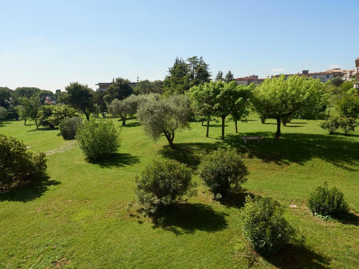 Appartamento Anna Desenzano del Garda Exteriör bild